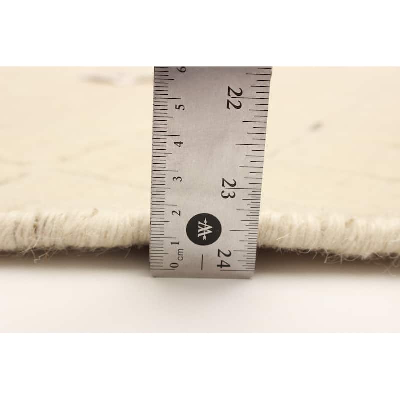 Kashkuli Gabbeh Cream Rug 5'4" x 5'2" - 5'4 x 5'2
