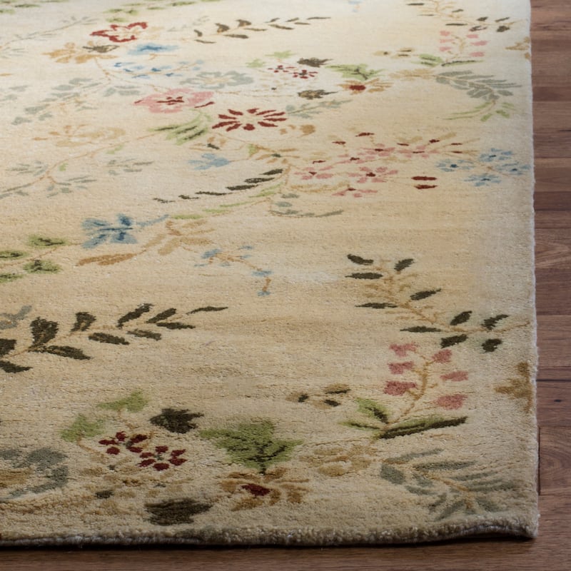 SAFAVIEH Handmade Metro Alaitz French Country Floral Wool Rug
