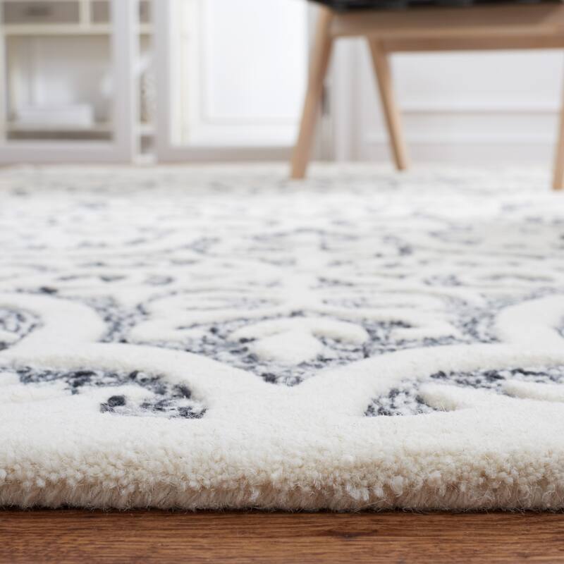 SAFAVIEH Handmade Metro Raphy French Country Wool Rug