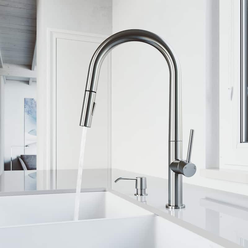 VIGO Greenwich 18" H Single Handle Pull-Down Sprayer Kitchen Faucet