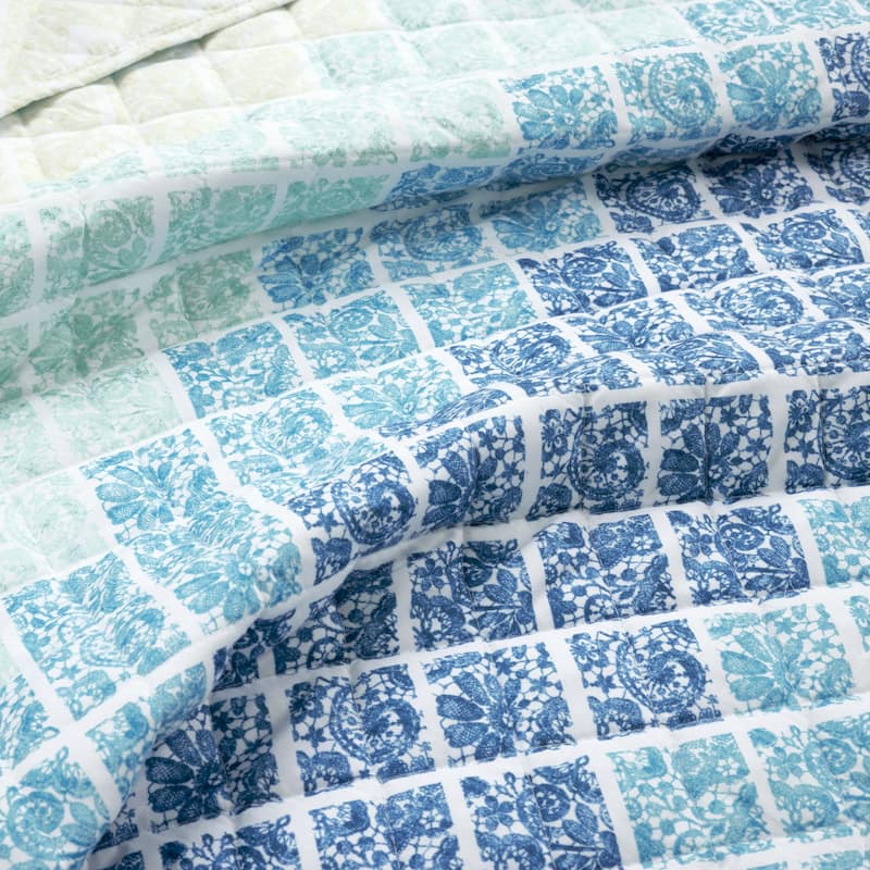Lush Decor Medallion Ombre Reversible Oversized 3 Piece Quilt