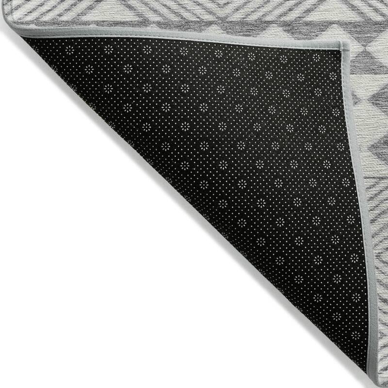 HomeRoots Geometric Transitional Rectangle Outdoor Rug