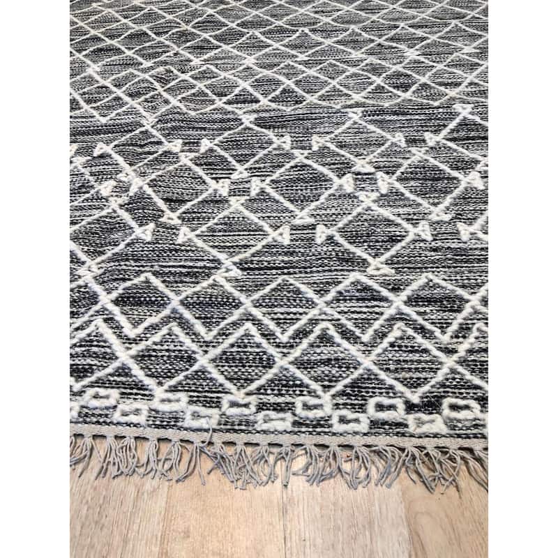 Black Contemporary Geometric Punja Kilim Area Rug - Elegant and Timeless Design