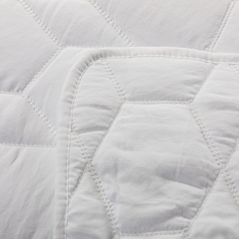 4 Piece Honeycomb Quilt Set by HULALA HOME