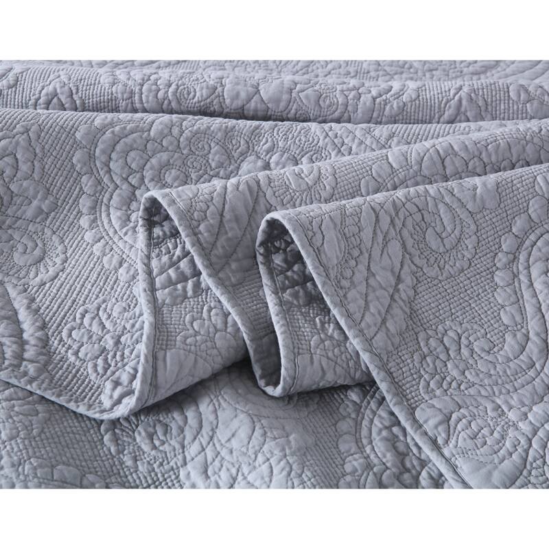 Reversible 3 Piece Damask Quilt Set by HULALA HOME