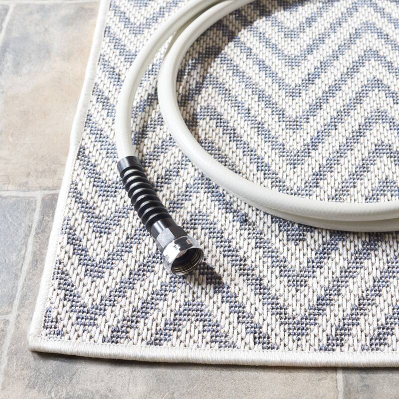Martha Stewart by SAFAVIEH Washable Graca Indoor/ Outdoor Waterproof Rug