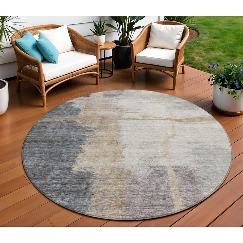 HomeRoots Abstract Transitional Rectangle Outdoor Rug - 8' Round