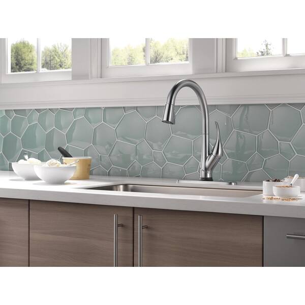 Shop Delta 9181t Dst Esque Pull Down Spray Kitchen Faucet With On