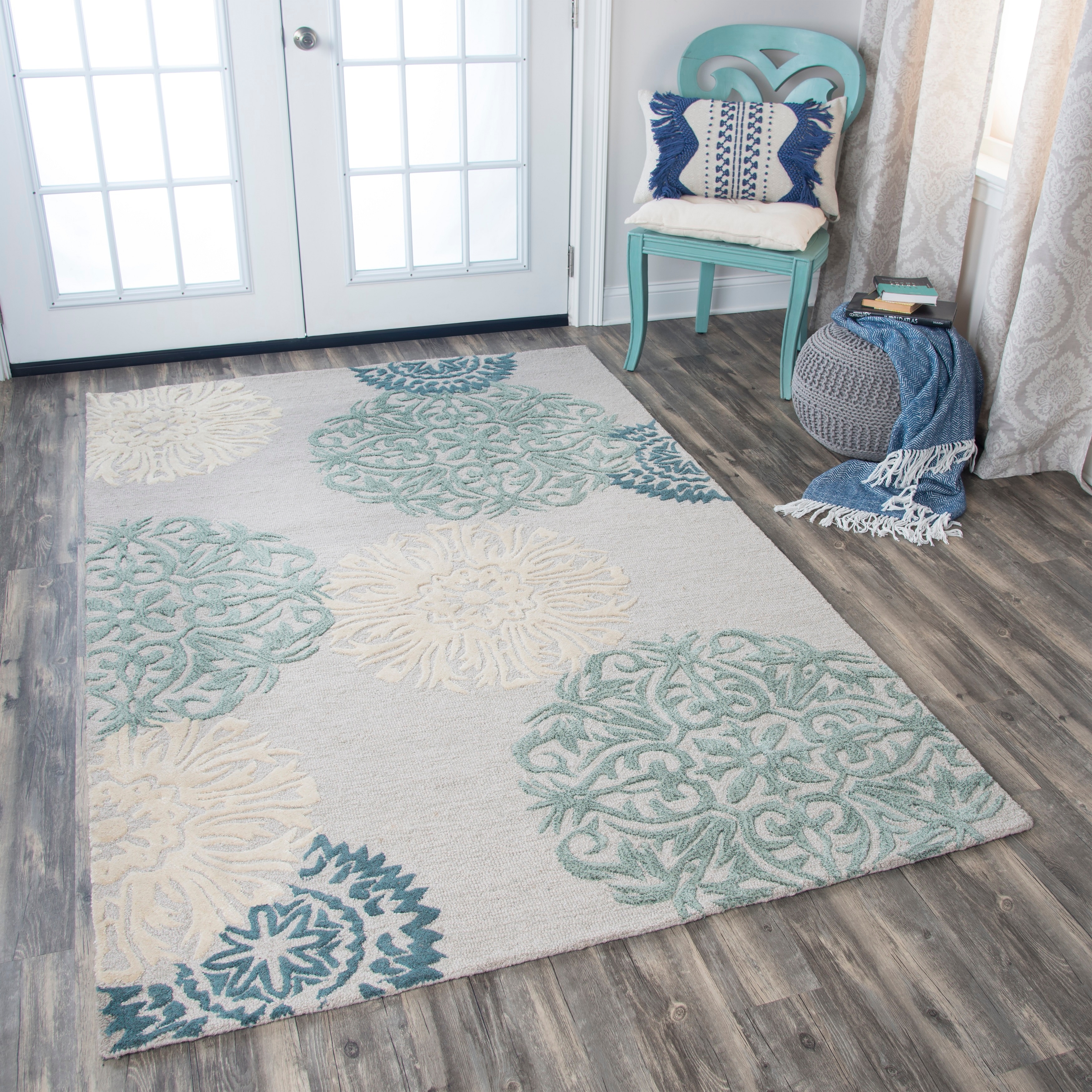 Alora Decor Charming Blue, Green, Grey, and Ivory Medallion Hand-tufted Wool Blend Rug