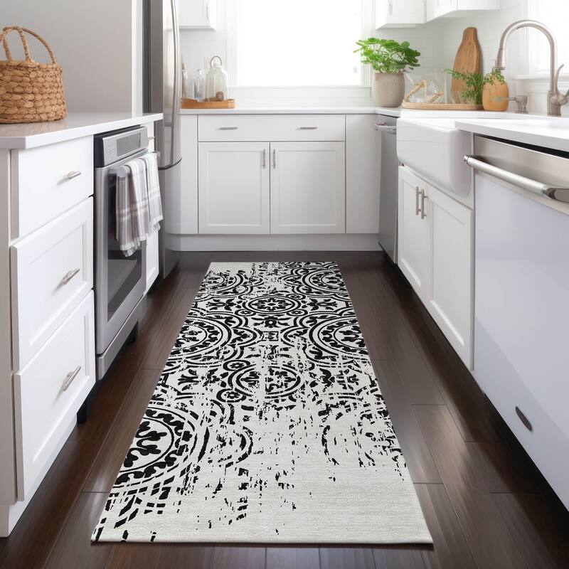 Machine Washable Indoor/ Outdoor Chantille Vintage Suzani Rug