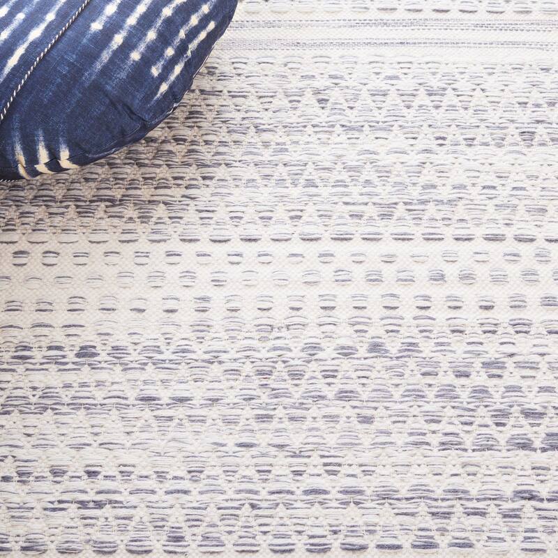 SAFAVIEH Handmade Kilim Gilberte Boho Geometric Wool Rug