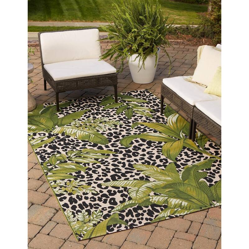 Outdoor Turgh Collection Area Rug - Green - 7'1"x10'