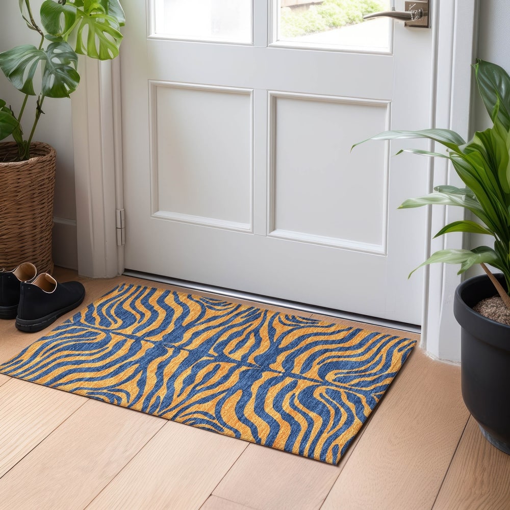 Machine Washable Indoor/ Outdoor Modern Animal Print Chantille Rug