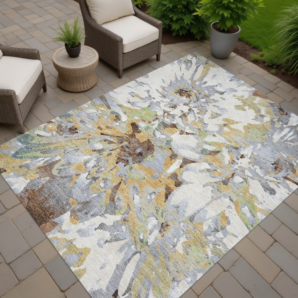 Machine Washable Indoor/ Outdoor Abstract Floral Chantille Rug