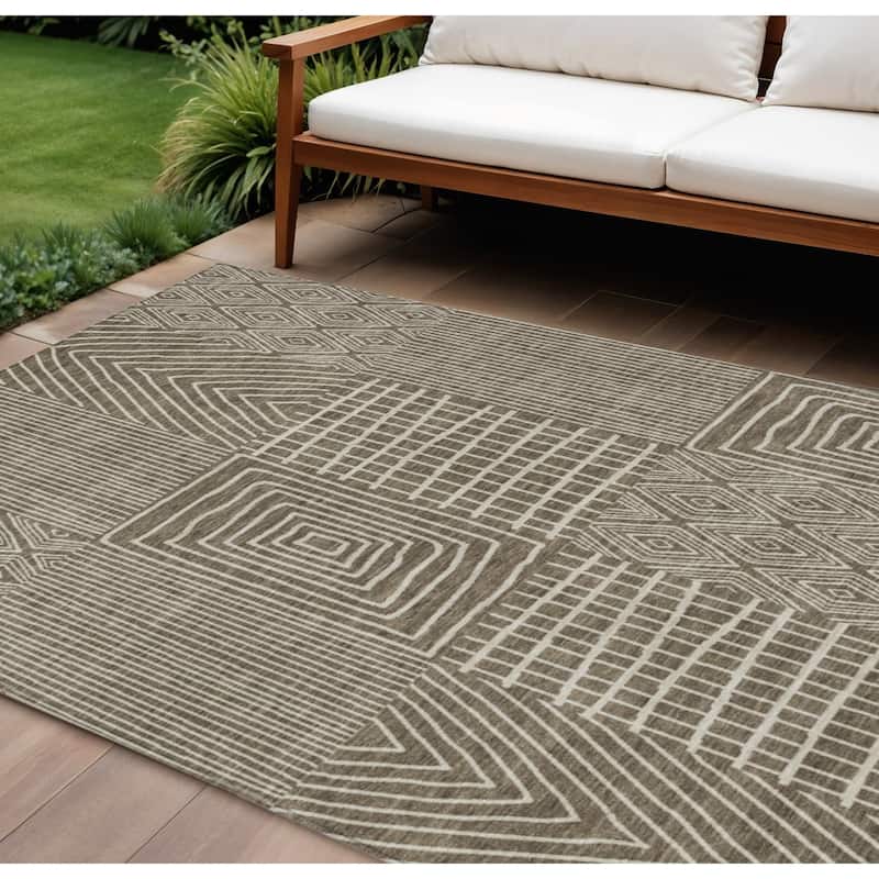 HomeRoots Geometric Transitional Rectangle Outdoor Rug - 9' X 12'