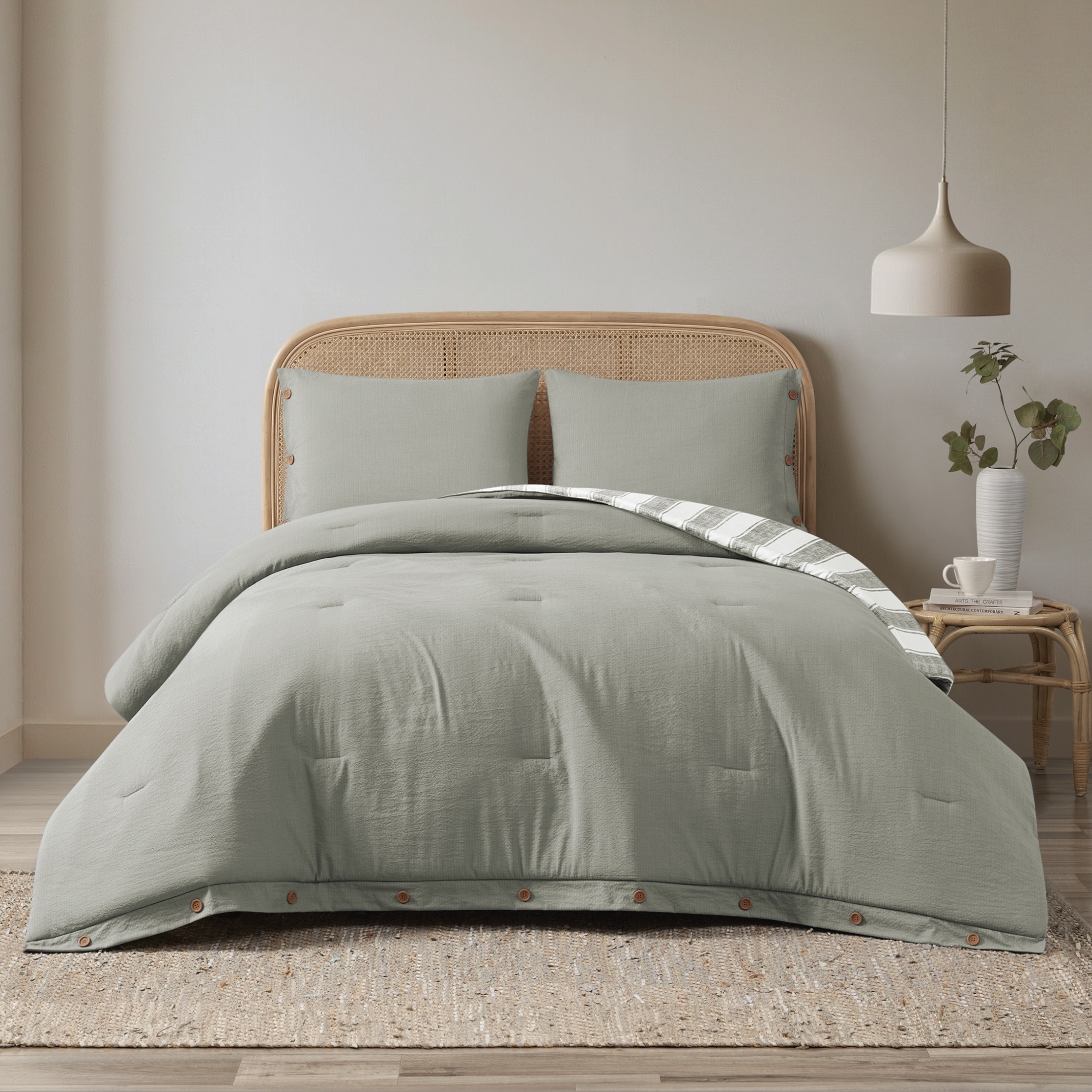 Lina Reversible Comforter Set