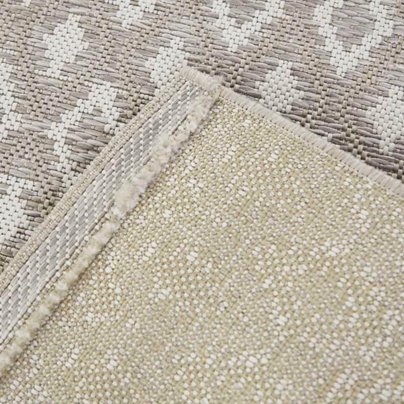 Fabien Diamond Trellis Indoor/Outdoor Area Rug