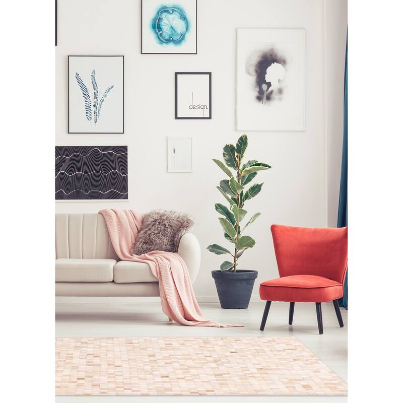 ECARPETGALLERY Handmade Cowhide Patchwork Beige Leather Rug - 5'2 x 8'0