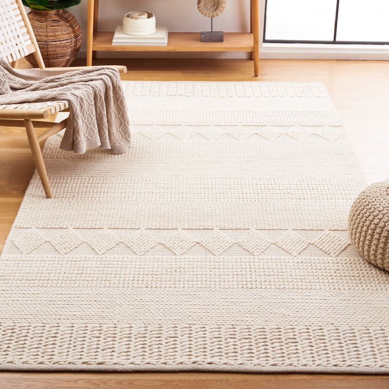 SAFAVIEH Handmade Natura Sumeyya Wool Rug - 3' x 5' - Ivory