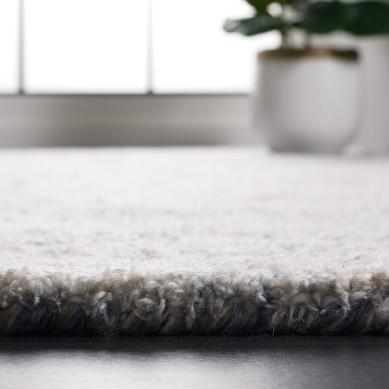 SAFAVIEH Handmade Abstract Marieanne Modern Rug