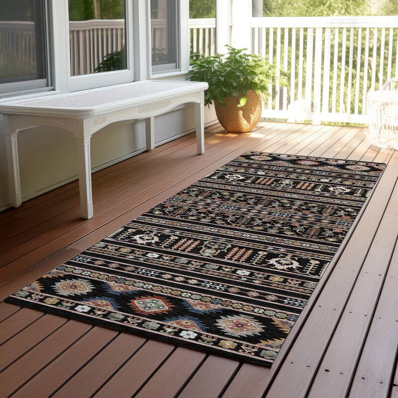 Machine Washable Indoor/ Outdoor Boho Moroccan Chantille Rug - Black - 2'3" x 7'6"