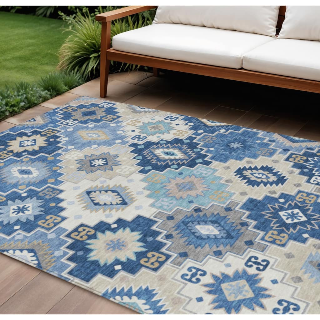 HomeRoots Southwestern Transitional Rectangle Outdoor Rug