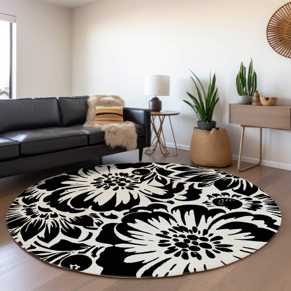 Machine Washable Indoor/ Outdoor Whimsy Floral Chantille Rug