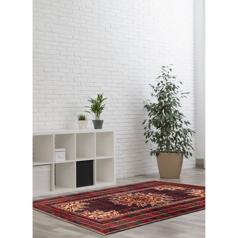 Teimani Navy, Red Rug 3'9" x 6'7" - 3'9 x 6'7