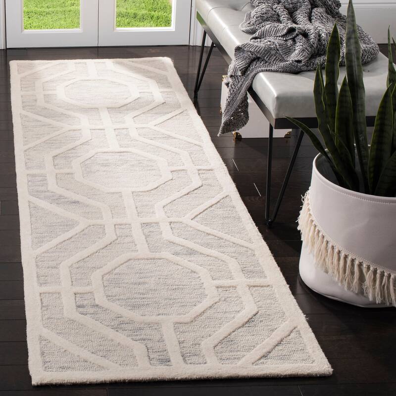 SAFAVIEH Handmade Cambridge Irmelinde Modern Wool Rug - 2'6" x 8' Runner - Light Grey/Ivory