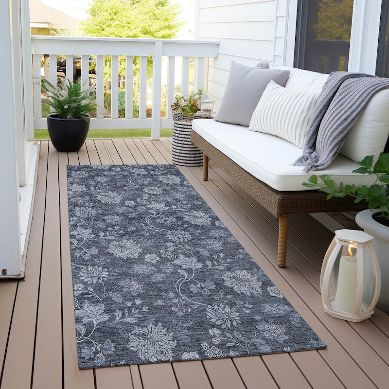 Machine Washable Indoor/ Outdoor Chantille Floral Farmhouse Rug