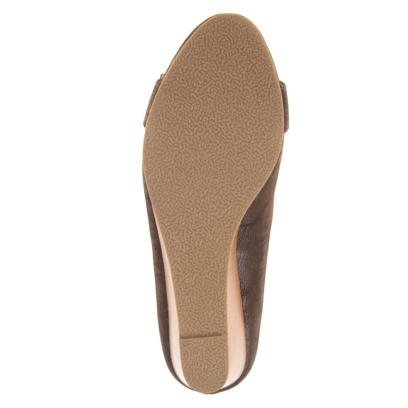 Journee Collection Women's Graysn Comfort Insole Slip On Round Toe Wedge