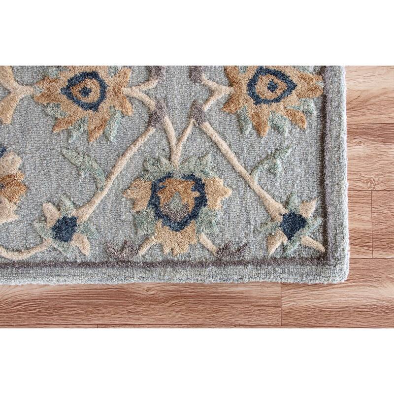 Sevita Lilly Farmhouse Damask Gray/Beige Handmade Wool Indoor Area Rug