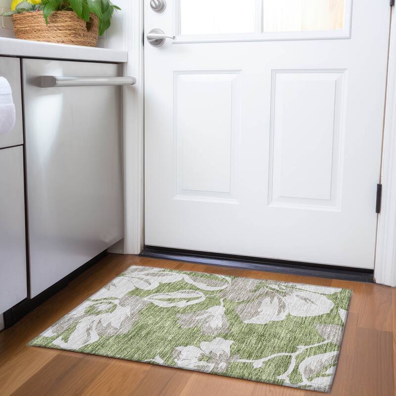 Machine Washable Indoor/ Outdoor Chantille Floral Contemporary Rug