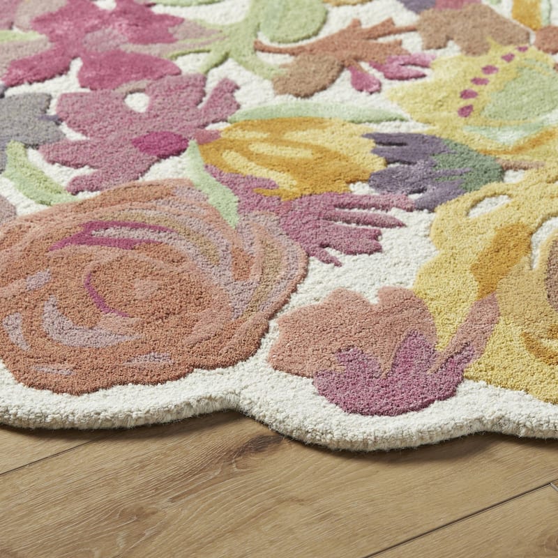 Faith Coastal Floral and Botanical Area Rug