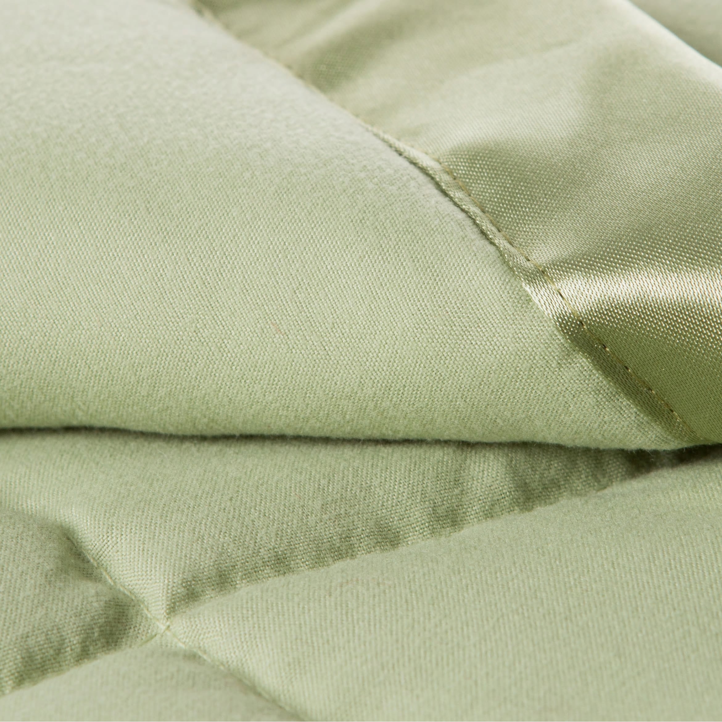 Solid Colored Microfiber Down Alternative Blanket