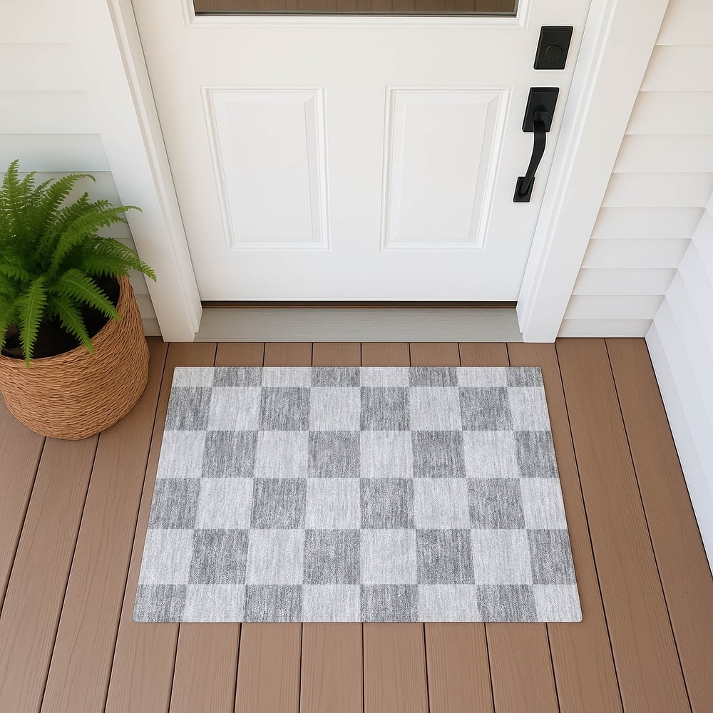 Machine Washable Indoor/ Outdoor Modern Checker Chantille Rug