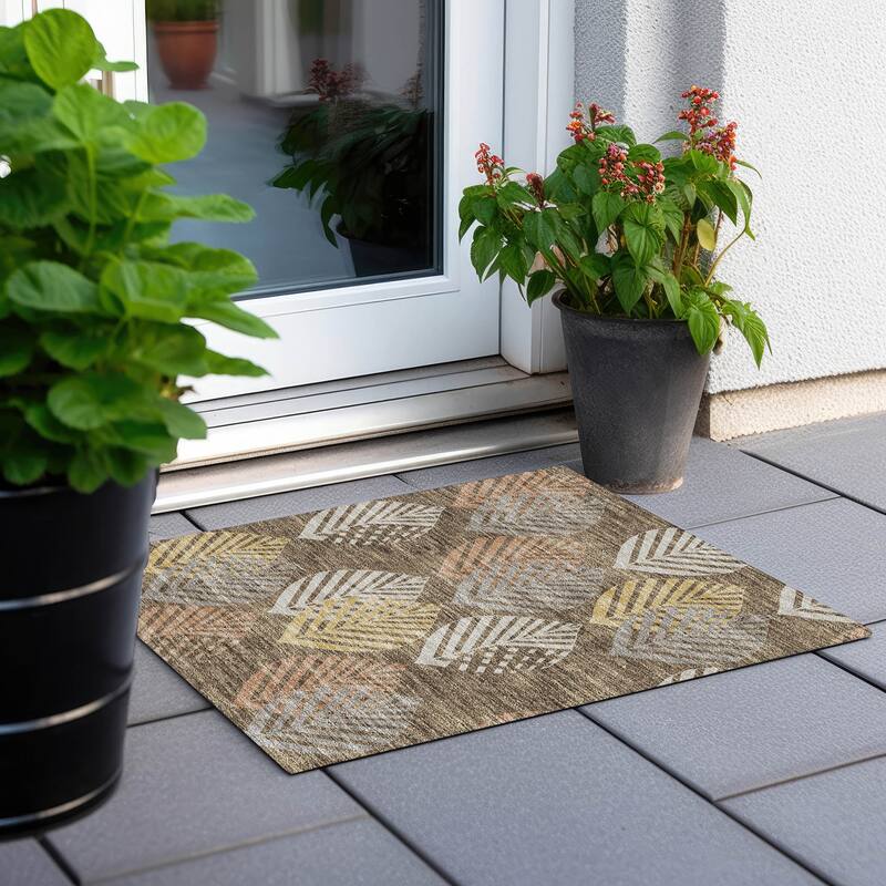 Machine Washable Indoor/ Outdoor Chantille Casual Palm Rug - Chocolate - 1'8" x 2'6"