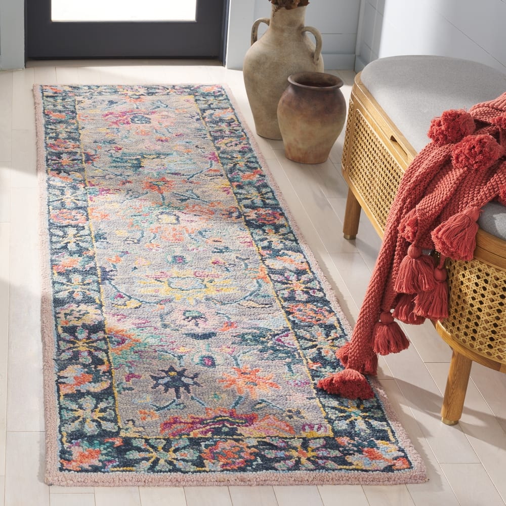 SAFAVIEH Handmade Blossom Oprina Floral Wool Rug