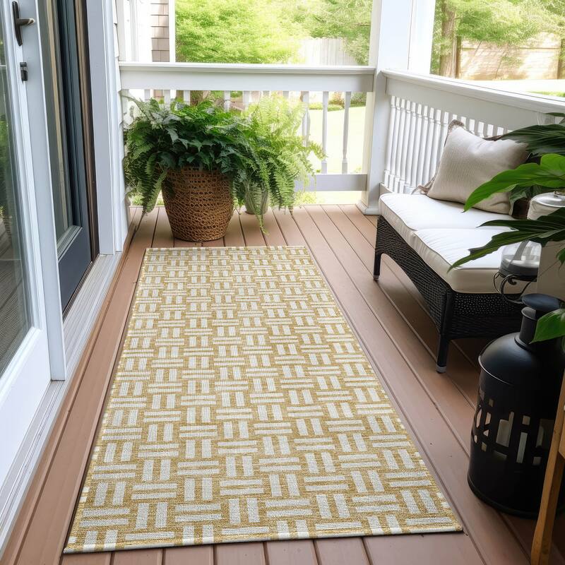 Machine Washable Indoor/ Outdoor Chantille Contempory Crosshatch Rug - Gold - 2'3" x 7'6"