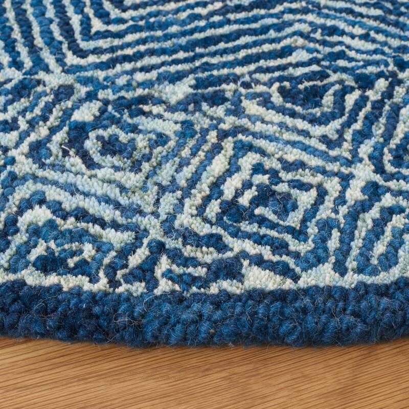 SAFAVIEH Handmade Micro-Loop Joshka Wool Rug