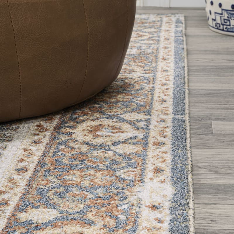 JONATHAN Y Pavel Bold Distressed Medallion Low-Pile Machine-Washable Area Rug