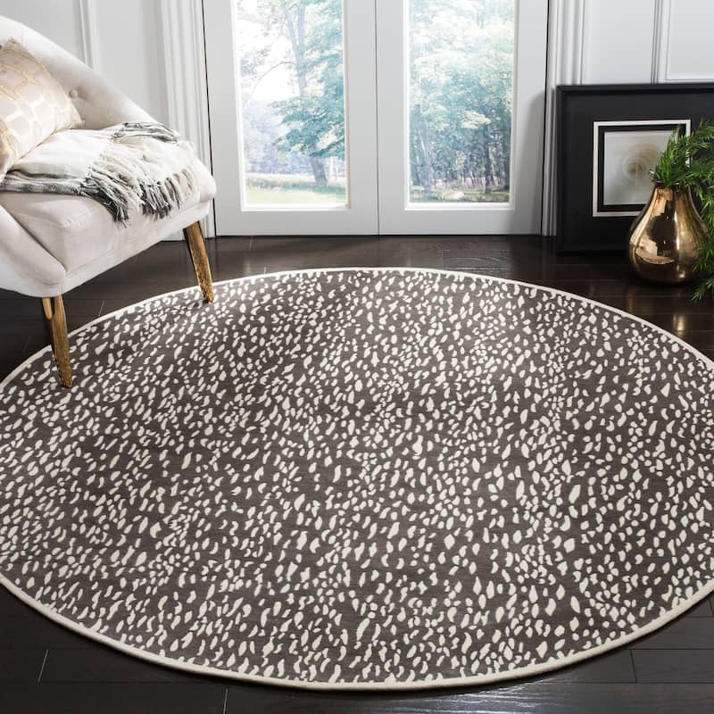SAFAVIEH Handmade Marbella Goril Modern Polyester Rug - 6' Round - Dark Grey/Ivory