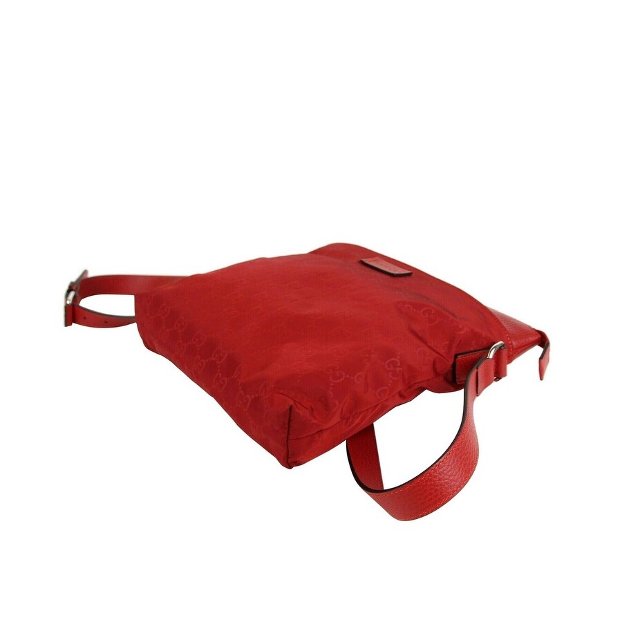 Shop Gucci Women S Red Gg Nylon Medium Messenger Crossbody Bag 510342 6523 Overstock 30272377