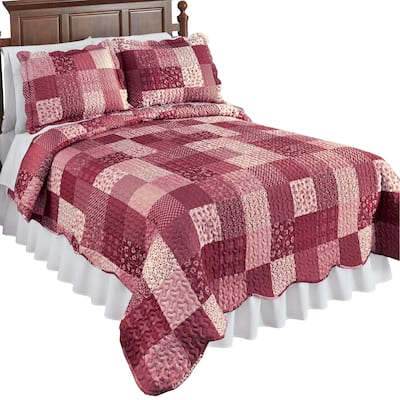 Classic Floral Patchwork Scalloped Edge Quilt