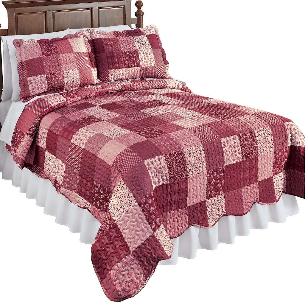 Classic Floral Patchwork Scalloped Edge Quilt