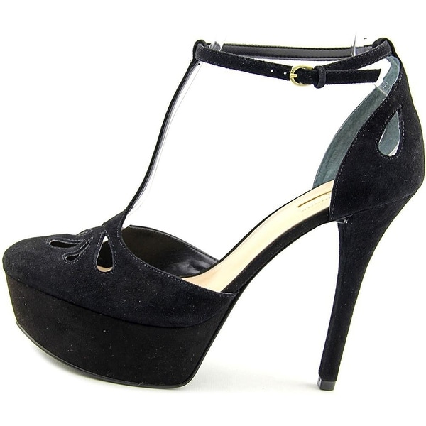 closed toe t strap pumps