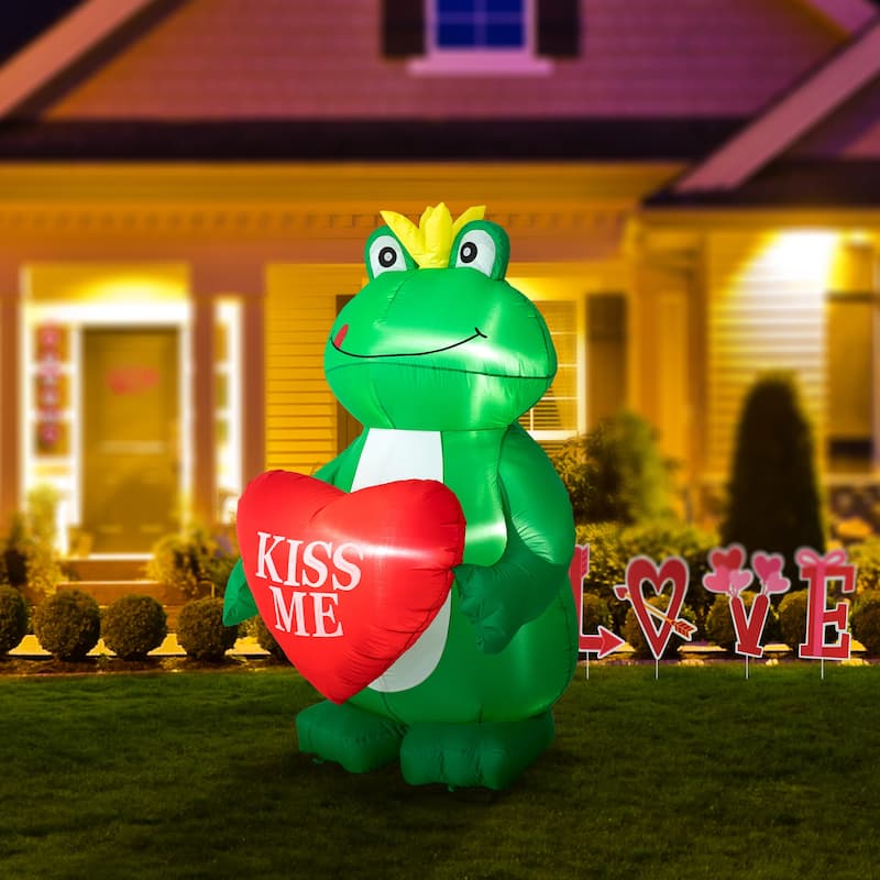 Glitzhome 6ft Lighted Valentine's Inflatable Frog with Heart Decor