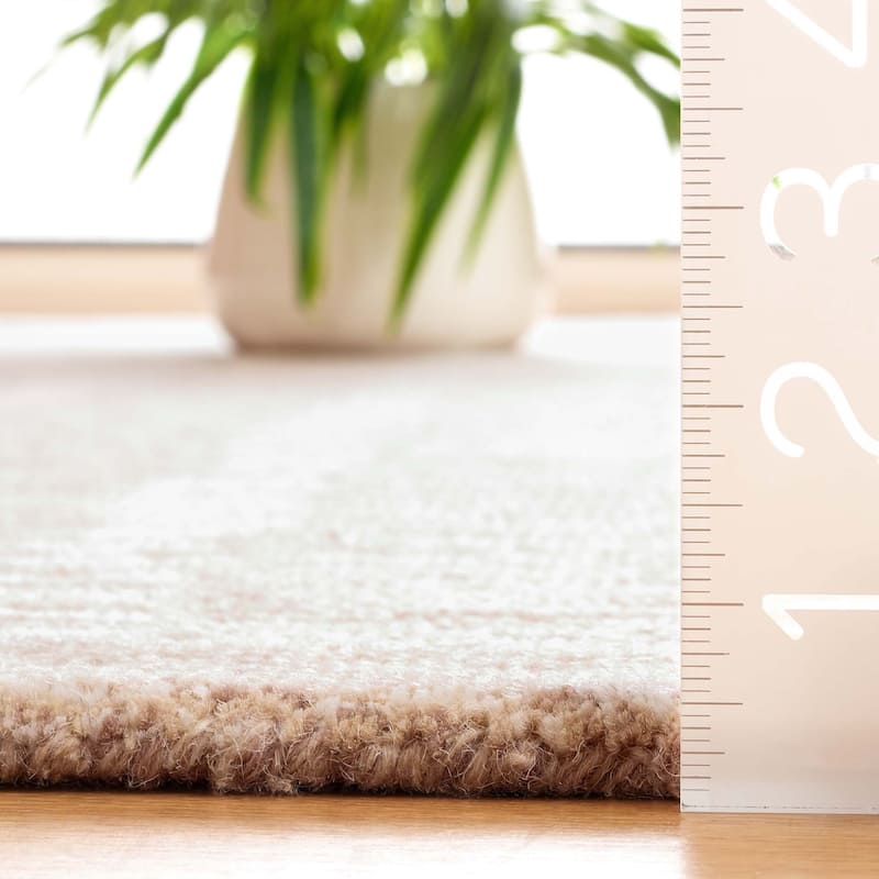 SAFAVIEH Handmade Abstract Damhnait Contemporary Wool Rug - 5' x 8' - Beige/Ivory - Rectangle