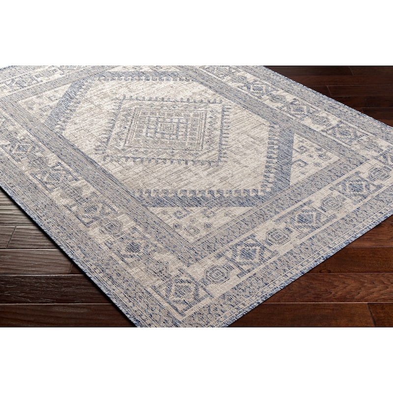 Livabliss Kelia Global Medallion Indoor/ Outdoor Area Rug