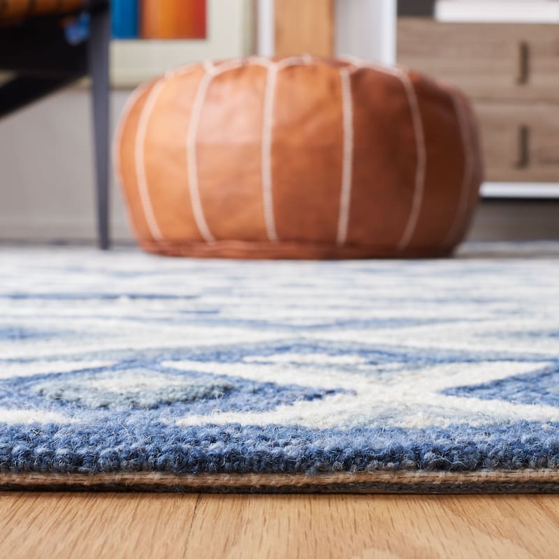 SAFAVIEH Handmade Roslyn Gisselle Wool Rug